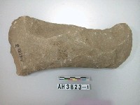 藏品(大型有腰打製石斧)的圖片